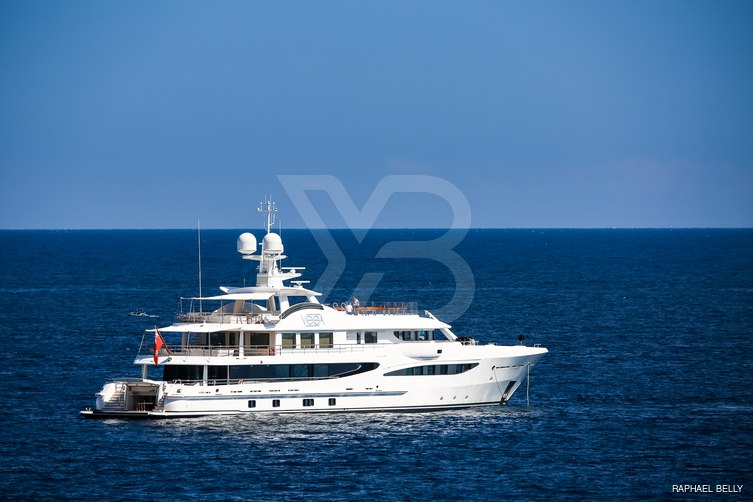 Vega yacht exterior 2