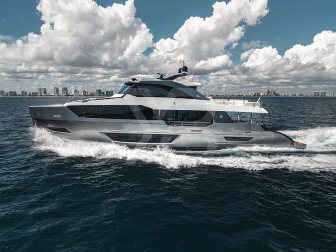 Ocean Alexander 28E/04 yacht exterior 2