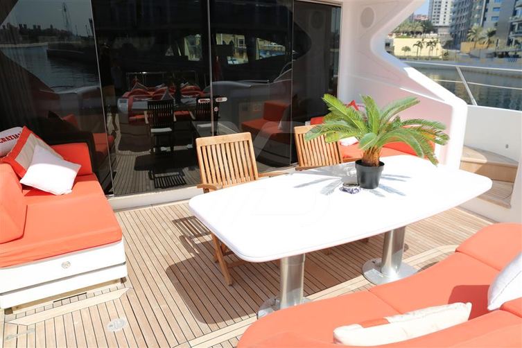 Graziadiu yacht interior 4