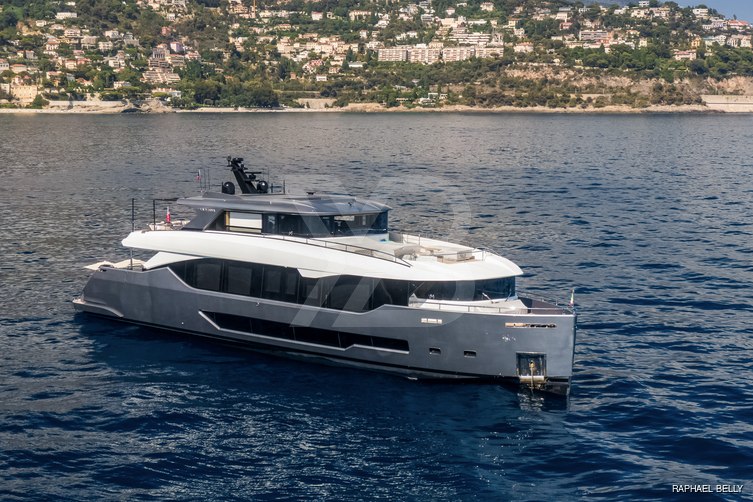 Lady Nina yacht exterior 36