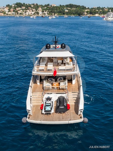 Bella Bianco yacht exterior 5