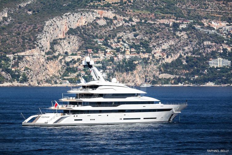 Avantage yacht exterior 23