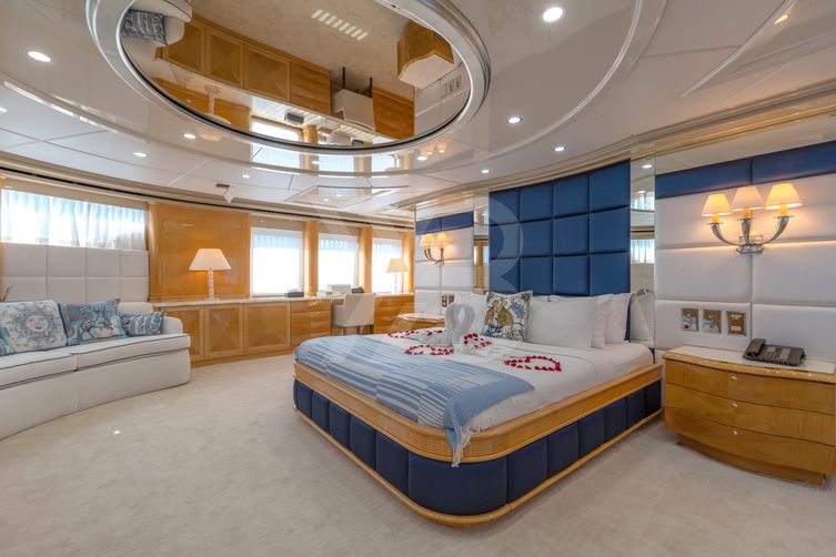 Lady Azul yacht interior 9