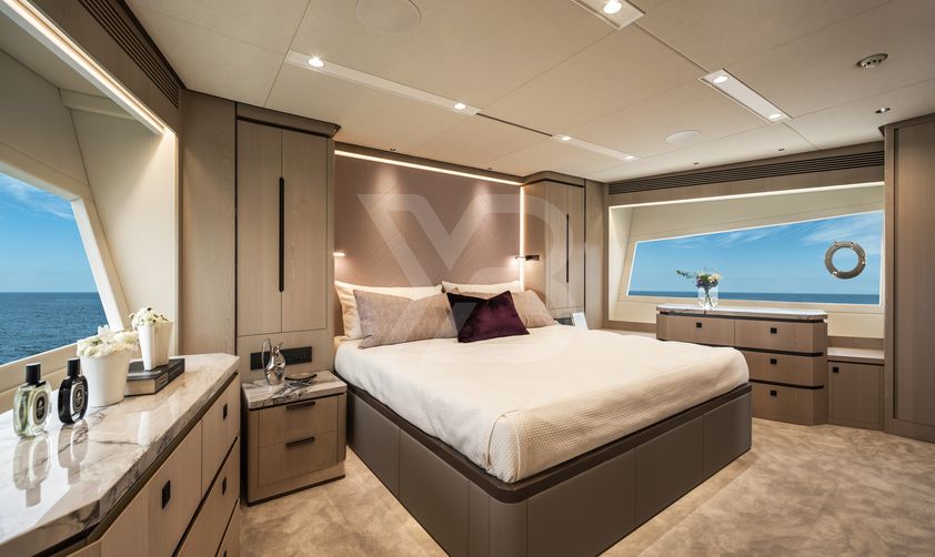 Amethyst yacht interior 26