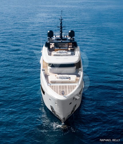 Almax yacht exterior 3