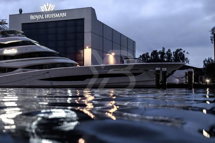 Special One yacht exterior 9