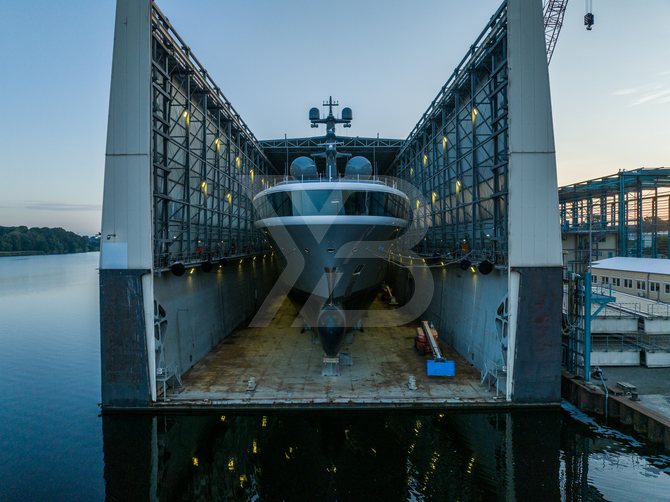 Project Cosmos yacht exterior 14