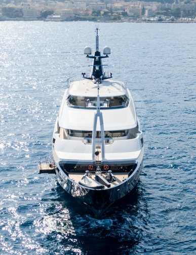 Arbema yacht exterior 3