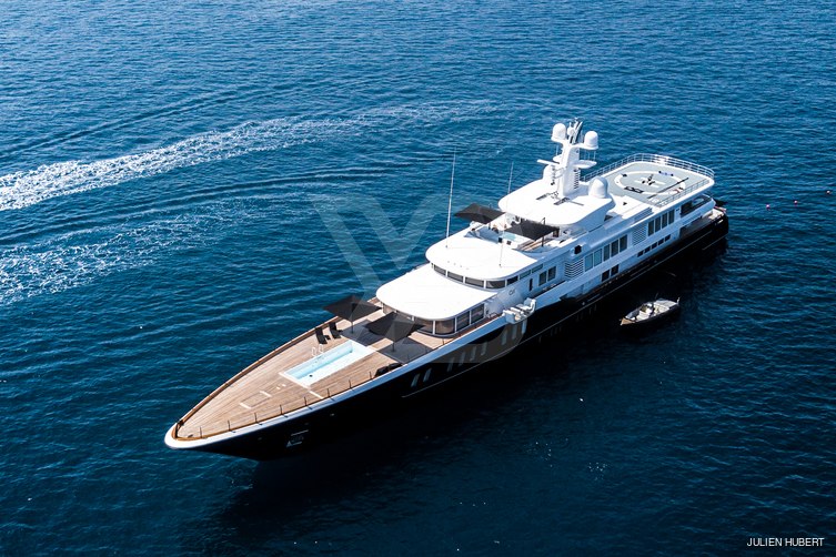 Air yacht exterior 14