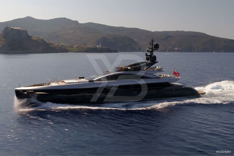 Flying Dagger yacht exterior 2