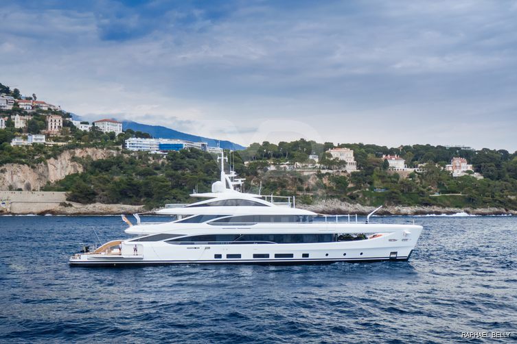 Lady I yacht exterior 34