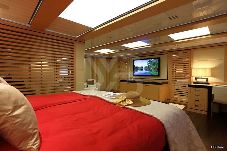 2 Ladies yacht interior 11