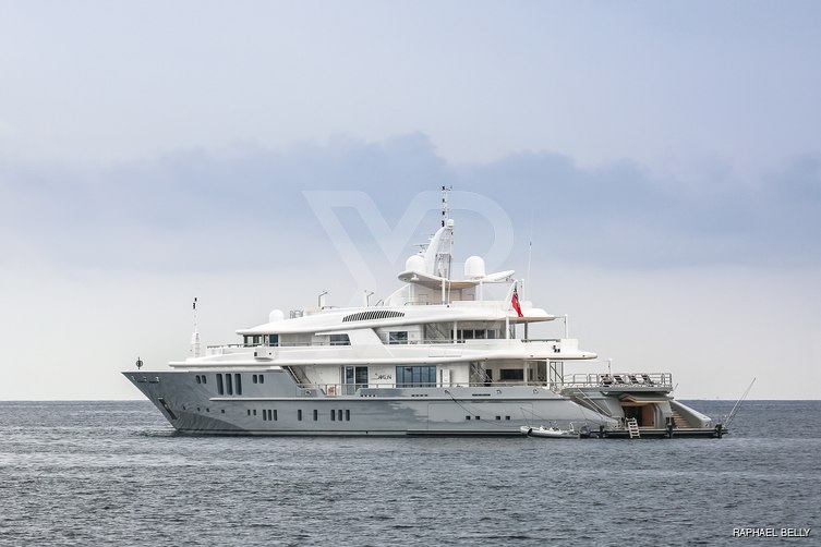 Siren yacht exterior 5