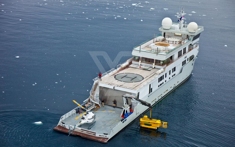 SuRi yacht exterior 3