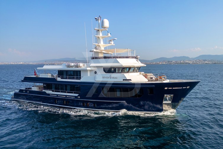 Seven Seas yacht exterior 20