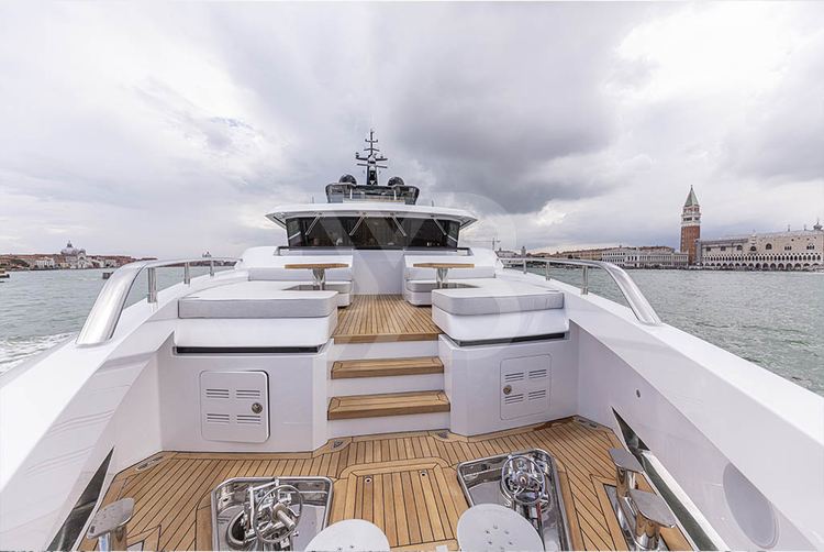 Vayus yacht exterior 37