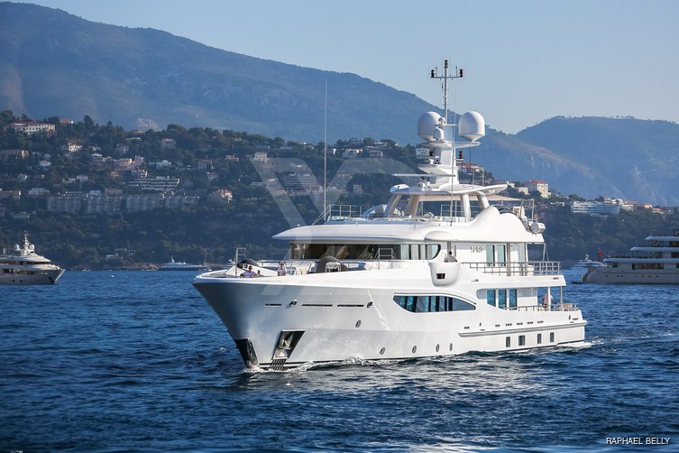 Spirit yacht exterior 3