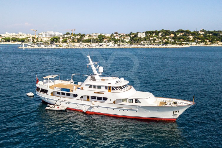 Seagull of Cayman yacht exterior 2