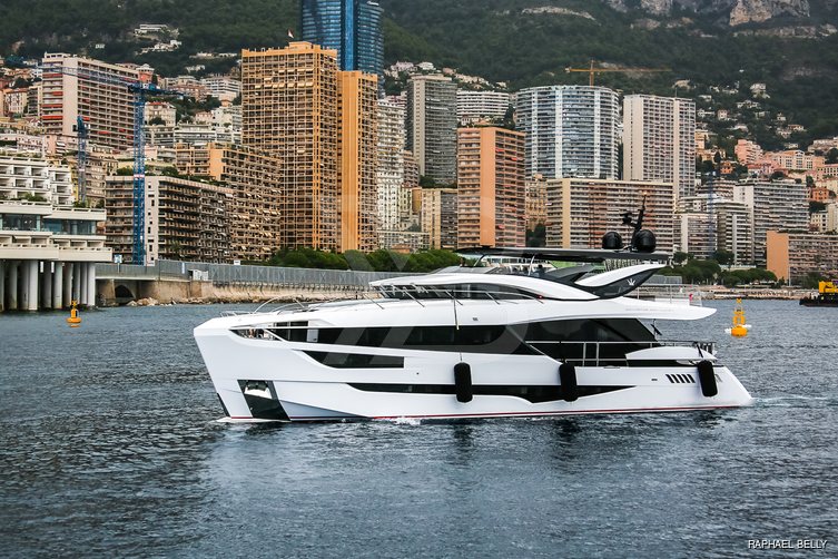 Cadet V yacht exterior 2