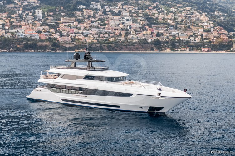 Cecile B yacht exterior 2