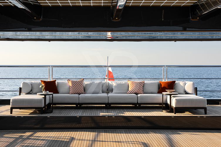 Double Happines yacht exterior 4