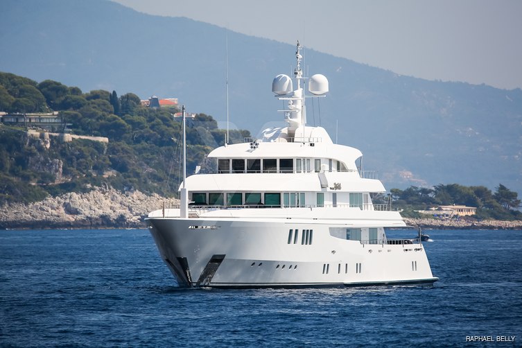 Nora yacht exterior 6