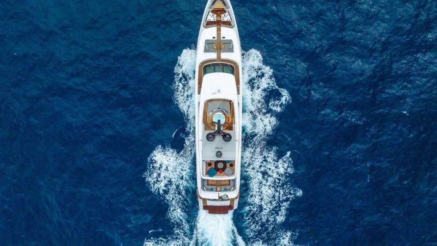 Away yacht exterior 3