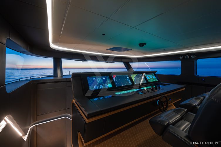 AB 95/209 yacht interior 12