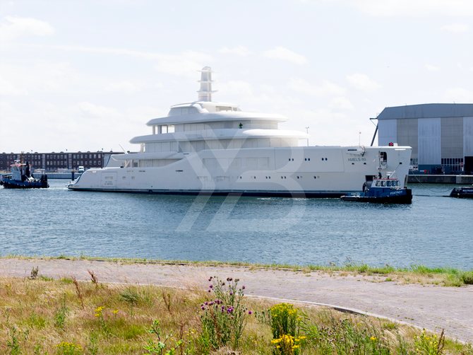 Amels 8004 yacht exterior 7