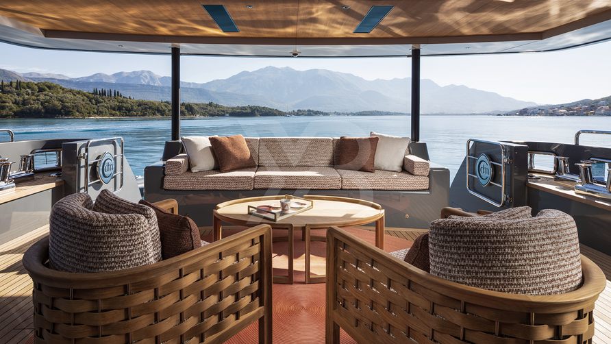 Haze² yacht exterior 17