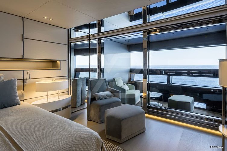Flying Dagger yacht interior 12