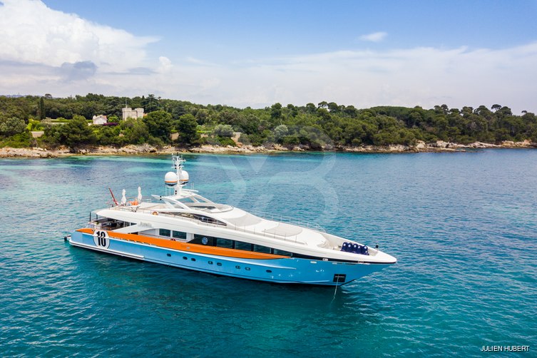 Aurelia yacht exterior 5