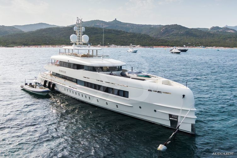 Bijin yacht exterior 28