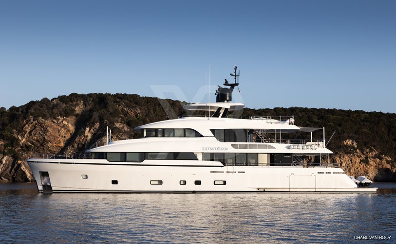 Lumière yacht exterior 9