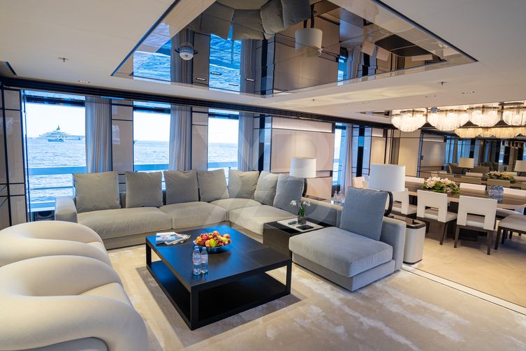 Reliance yacht interior 10