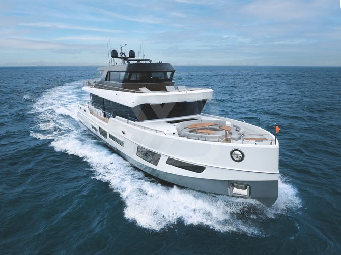 CLX96/01 yacht exterior 14