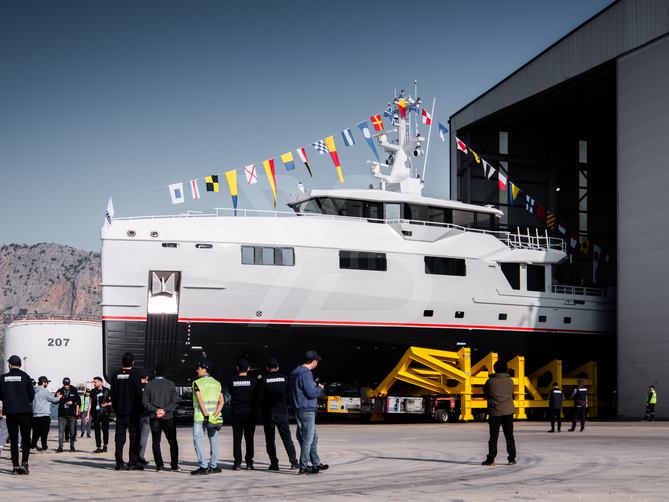 Damen 5303 yacht exterior 4