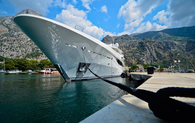 Kamalaya yacht exterior 14