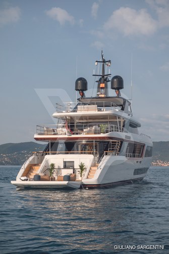 Legend yacht exterior 6