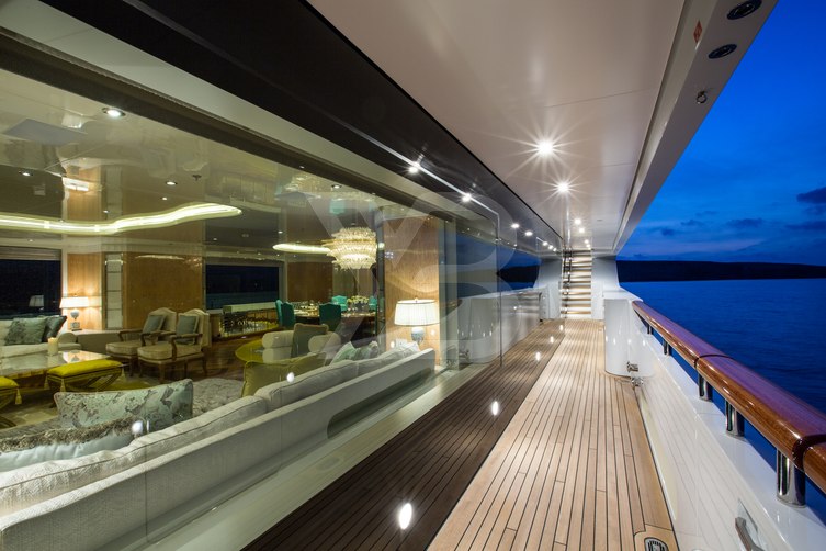 Seakid II yacht interior 19