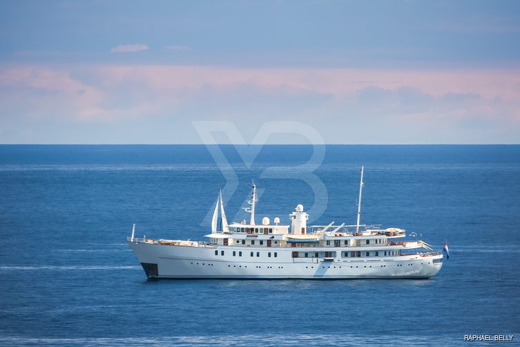 Sherakhan yacht exterior 12