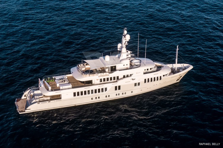 Bella II yacht exterior 7