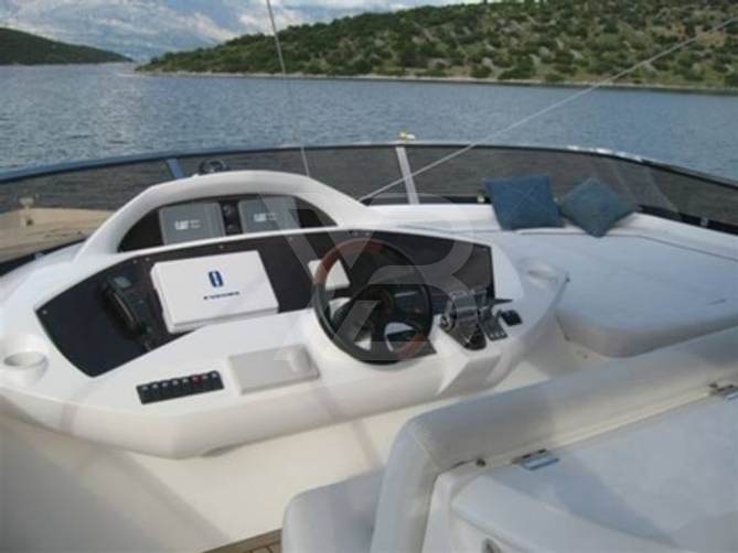 Harrys Game yacht interior 4