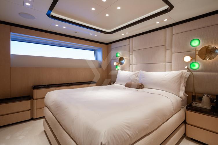 Alunya yacht interior 9