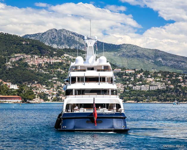 Symphony yacht exterior 19