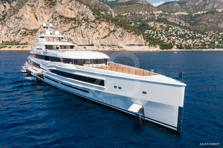 Mar yacht exterior 36