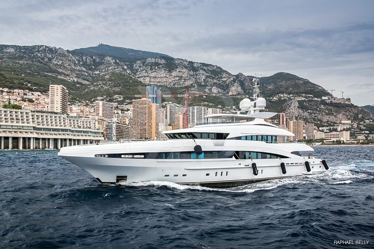 Inception yacht exterior 4