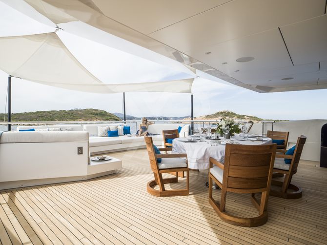 Irisha yacht exterior 39