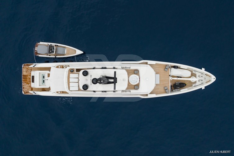 PrivateGG yacht exterior 9