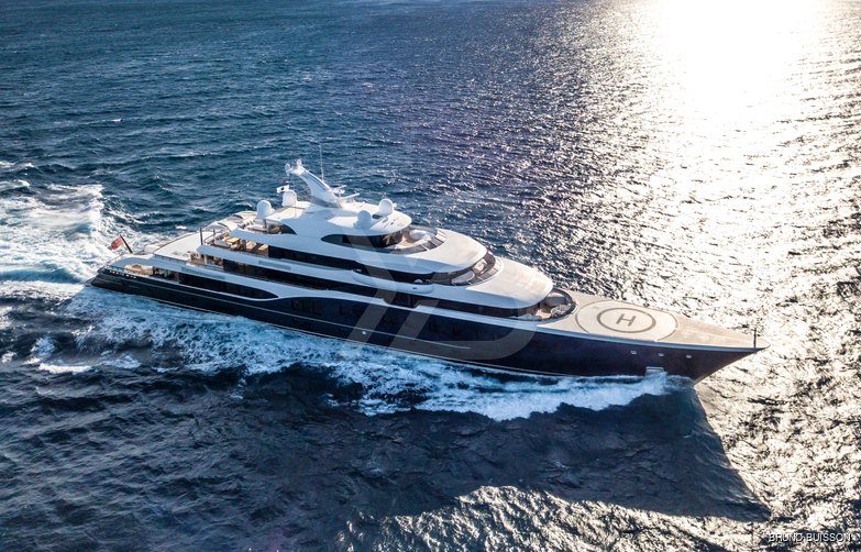 Symphony yacht exterior 2